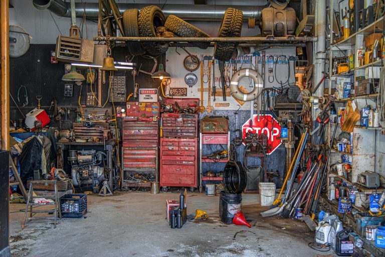 6 Tips for Cleaning Out the Garage After Winter